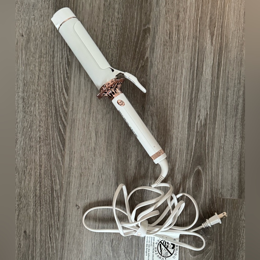 T3 Bodywaver Ceramic 1 ¾” Curling Iron